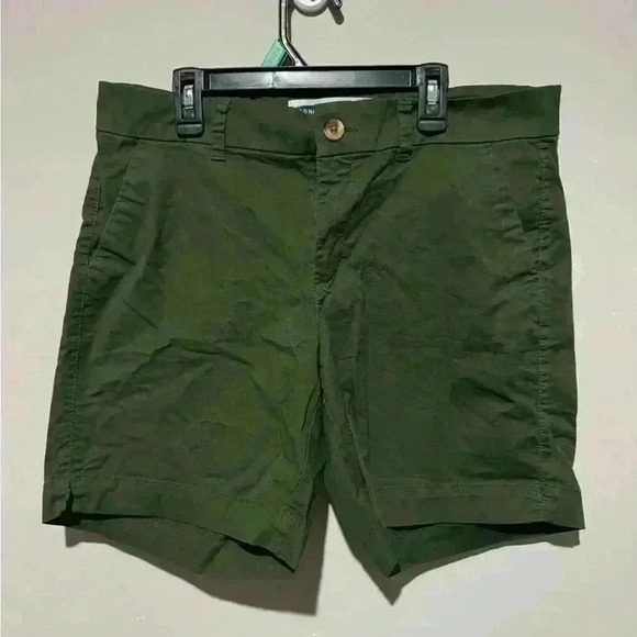 Old navy Mid-Rise Twill Everyday Shorts  - 5-inch inseam Size 10 - Picture 2 of 4
